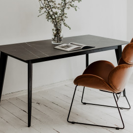 Modern extendable dining table