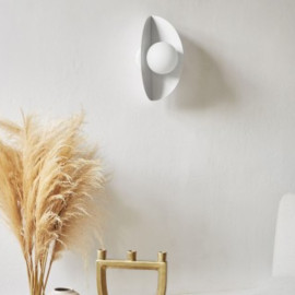 Modern metal wall lamp with...